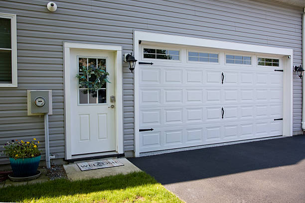 24/7 Emergency Garage Door Panel Replacement experts in Waterman, IL